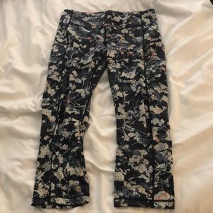 Lululemon Running crops